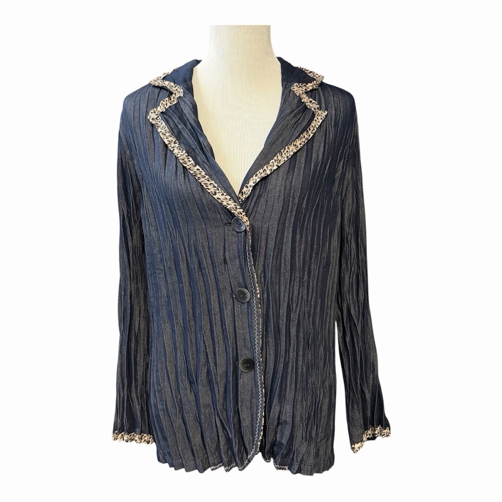 Chico's Size-2 Women's Blouse Stretch Trudi Buttoned Chambray Crinckle